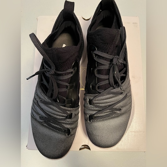 Under Armour Other - Under Armour Curry Basketball Shoes